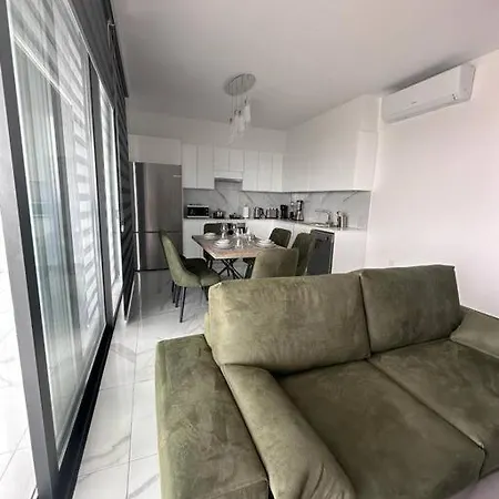 Cozy 3 Bedroom 300m From The Sea Appartement Larnaca