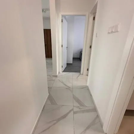 Cozy 3 Bedroom 300m From The Sea * لارنكا
