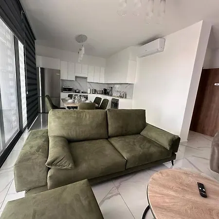 Cozy 3 Bedroom 300m From The Sea شقة